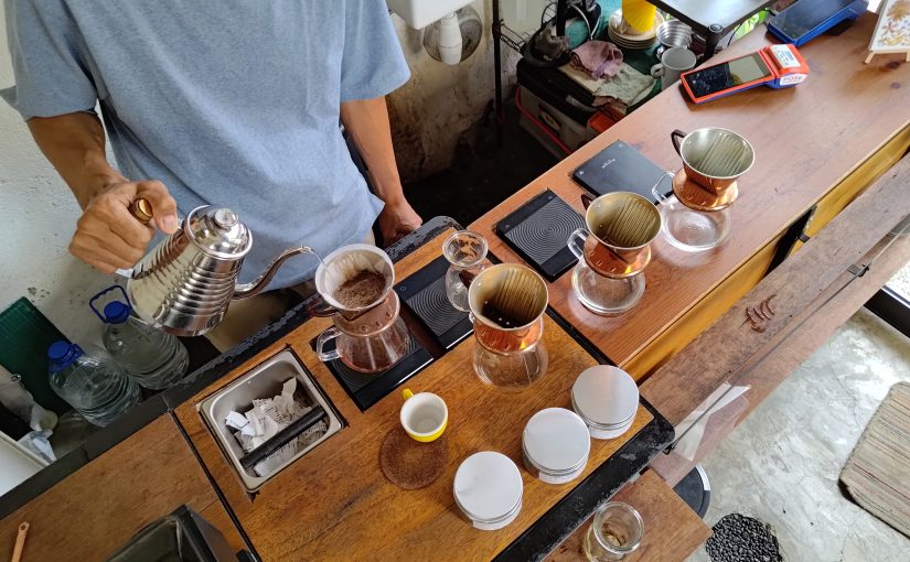 Warung Kopi Jadi Tempat Terapi: Maret 2026, Generasi Lebih Sering ke Warkop untuk Curhat Gratis daripada ke Psikolog Berbayar