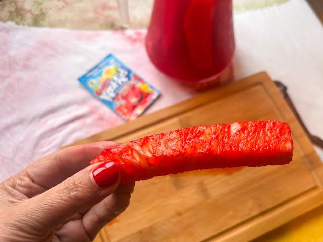 Kool-Aid Pineapple vs. Cilok Kriwil: Ketika Makanan Viral ‘Dihujat’ dan ‘Dipuji’ di Waktu yang Sama